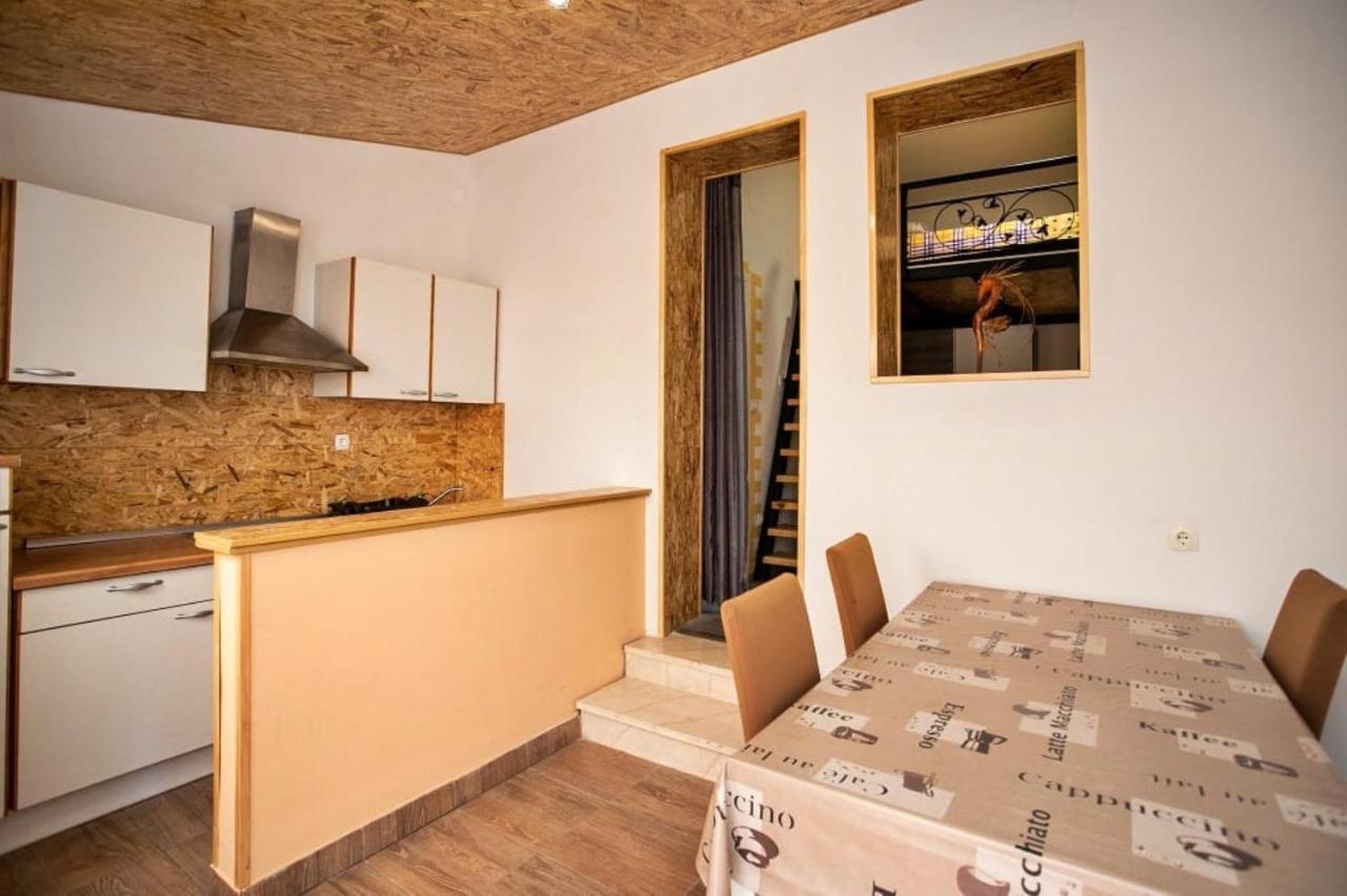 Apartments Punta 2 Омиш Экстерьер фото