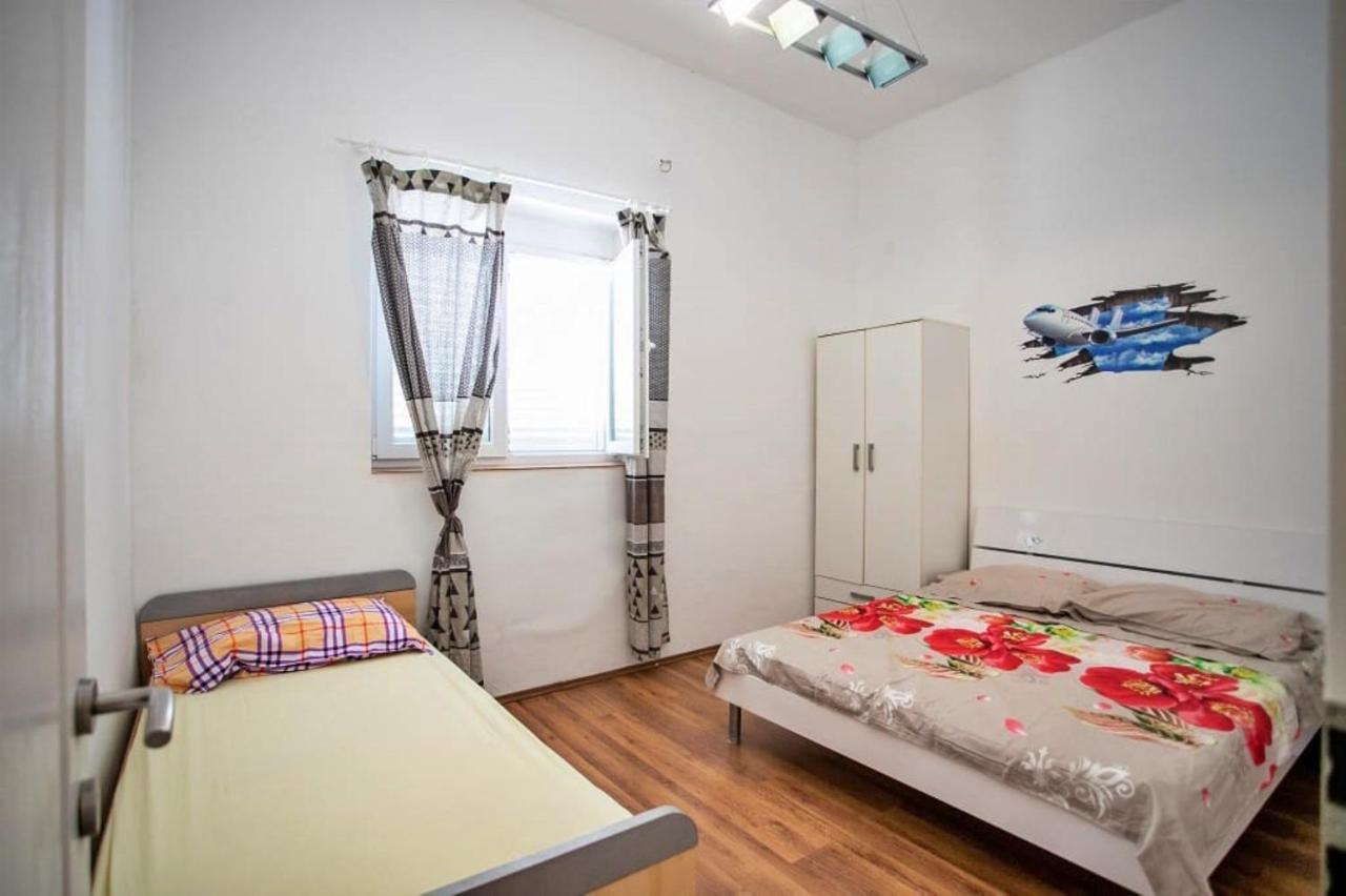 Apartments Punta 2 Омиш Экстерьер фото