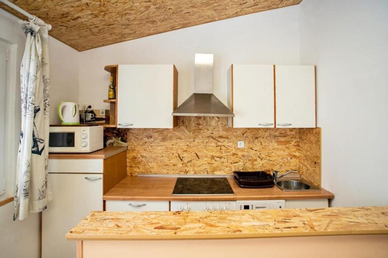 Apartments Punta 2 Омиш Экстерьер фото