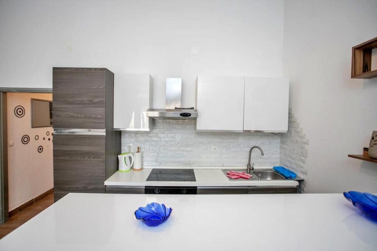 Apartments Punta 2 Омиш Экстерьер фото